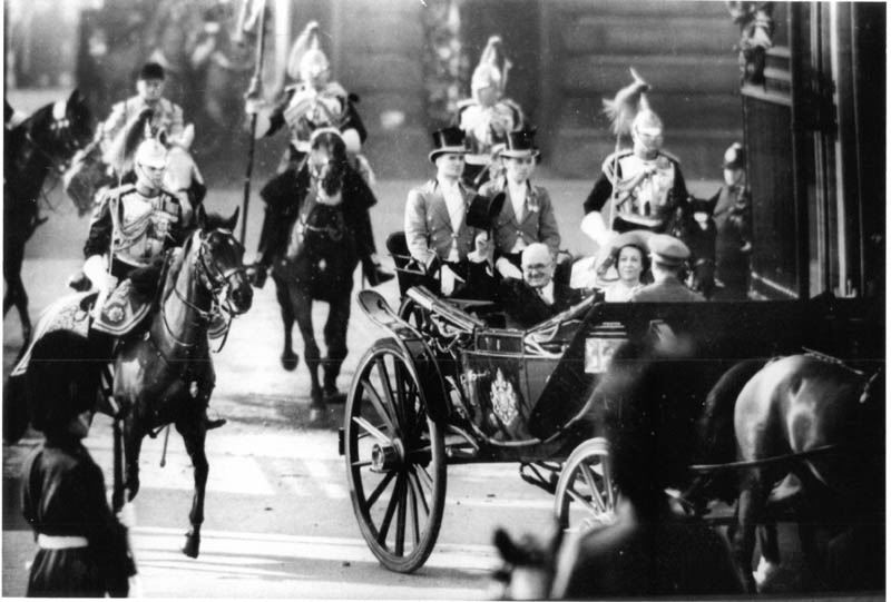 A 049 V Auriol EN ANGLETERRE 1950