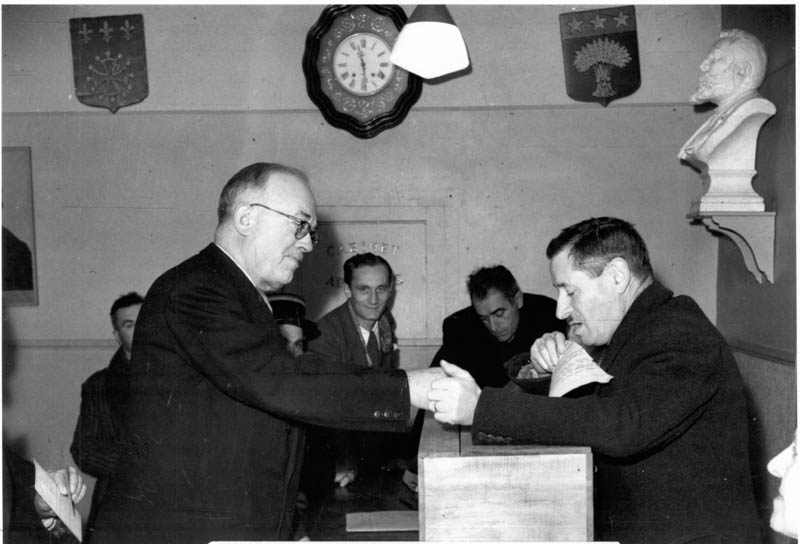 A 130  V Auriol MAIRIE DE MURET ELECTION 1946