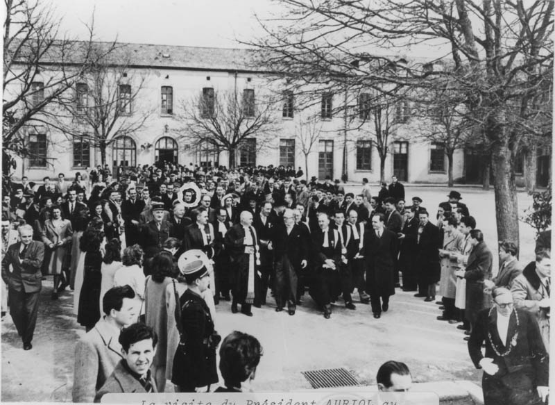 A 206 COLLEGE DE REVEL AVEC LES PROFESSEURS ET LE SPERSONNALITES 1947