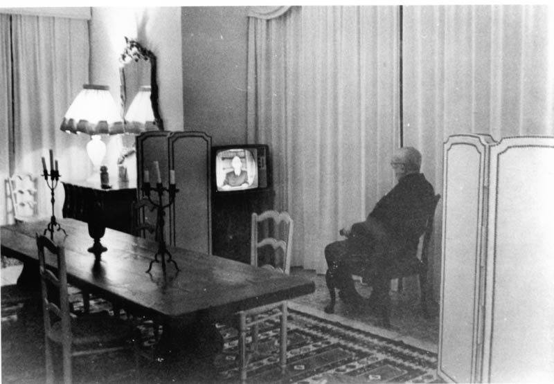 A 231 DEVANT LA TV AVEC CHARLES DE GAULLE