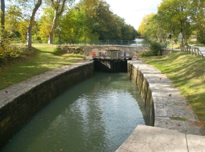 ECLUSE-EN-CASSAN